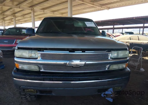 2003 Chevrolet Suburban 1500 Ls из США, поврежденный, VIN 1GNEC16T23J325517